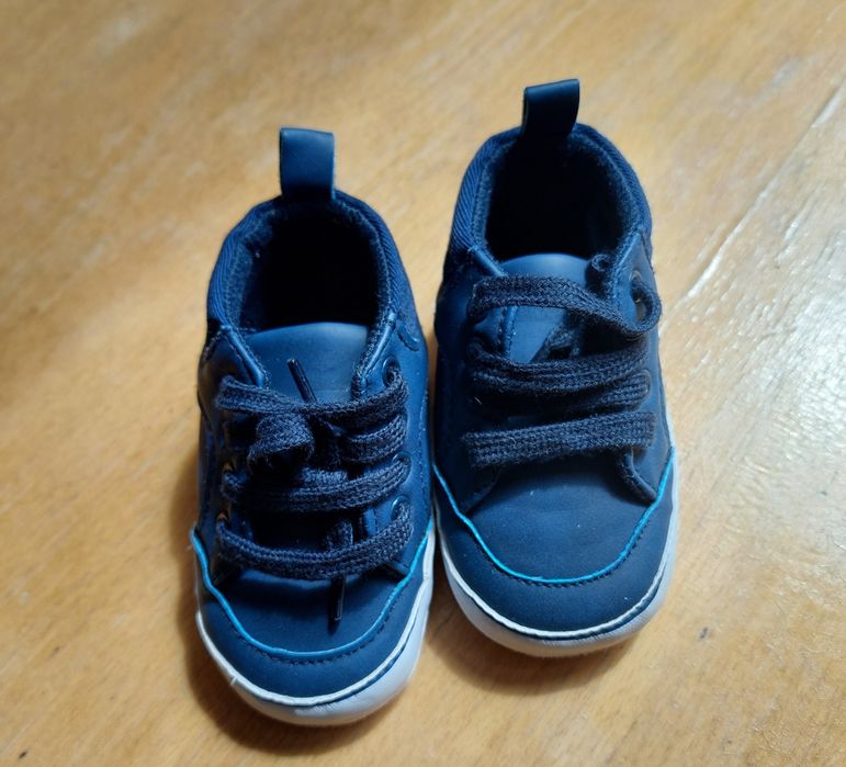 Buciki niechodki r. 18