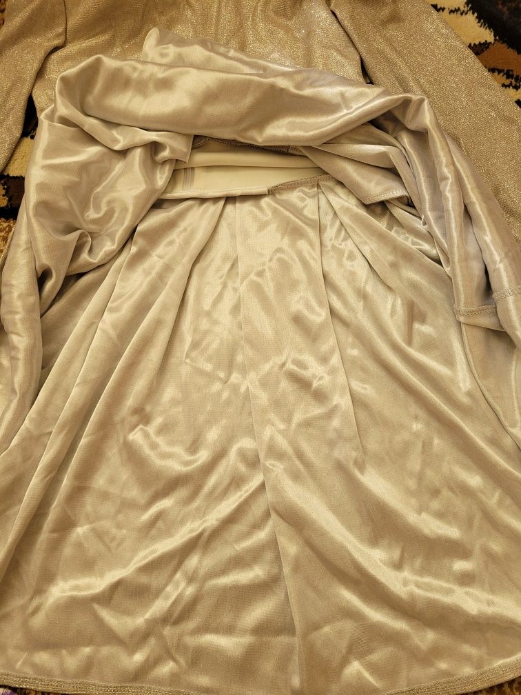 Нарядное серебристое блестящее платье на девочку с фатиновой юбкой, ро