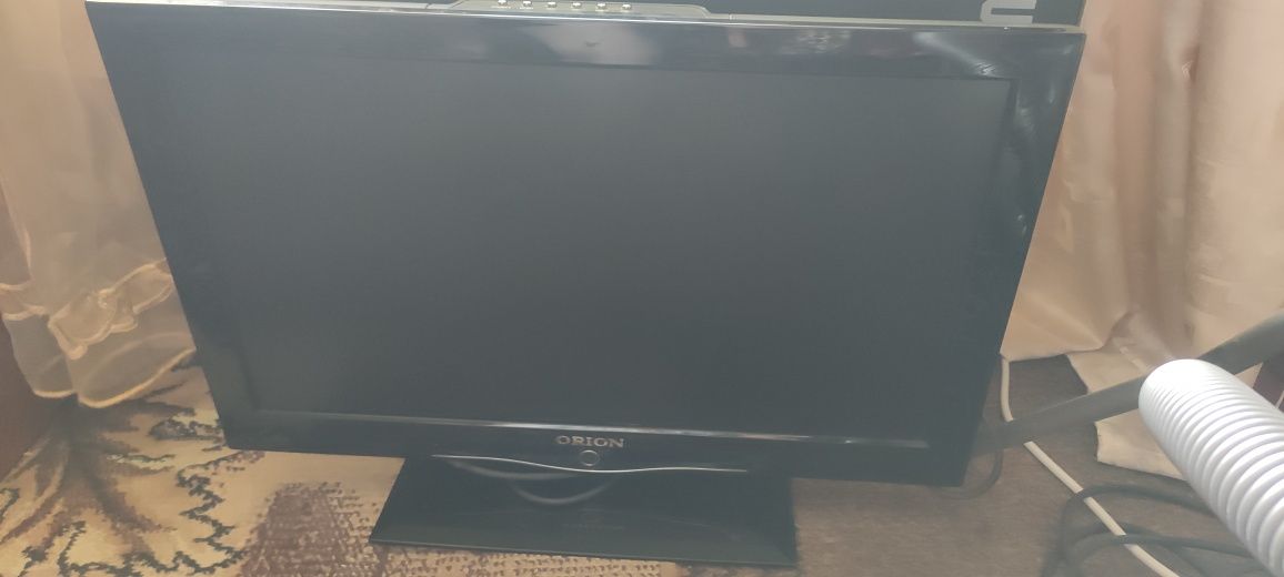 Телевізор Orion 24" + smart tv