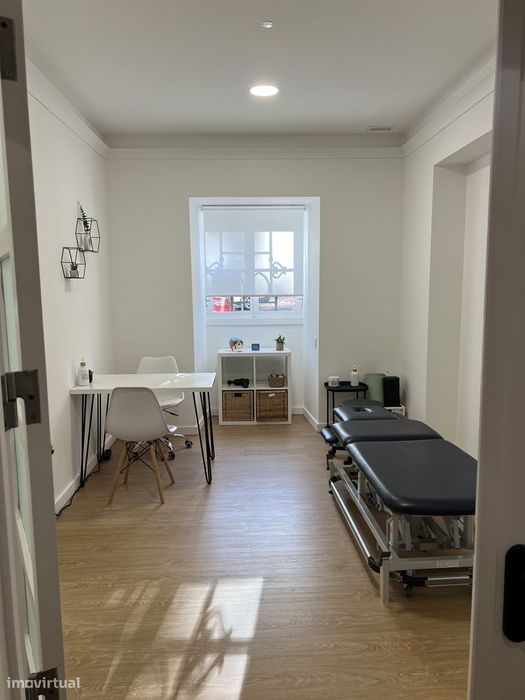 Aluga-se Gabinete/consultório em clínica licenciada a profs. de saúde