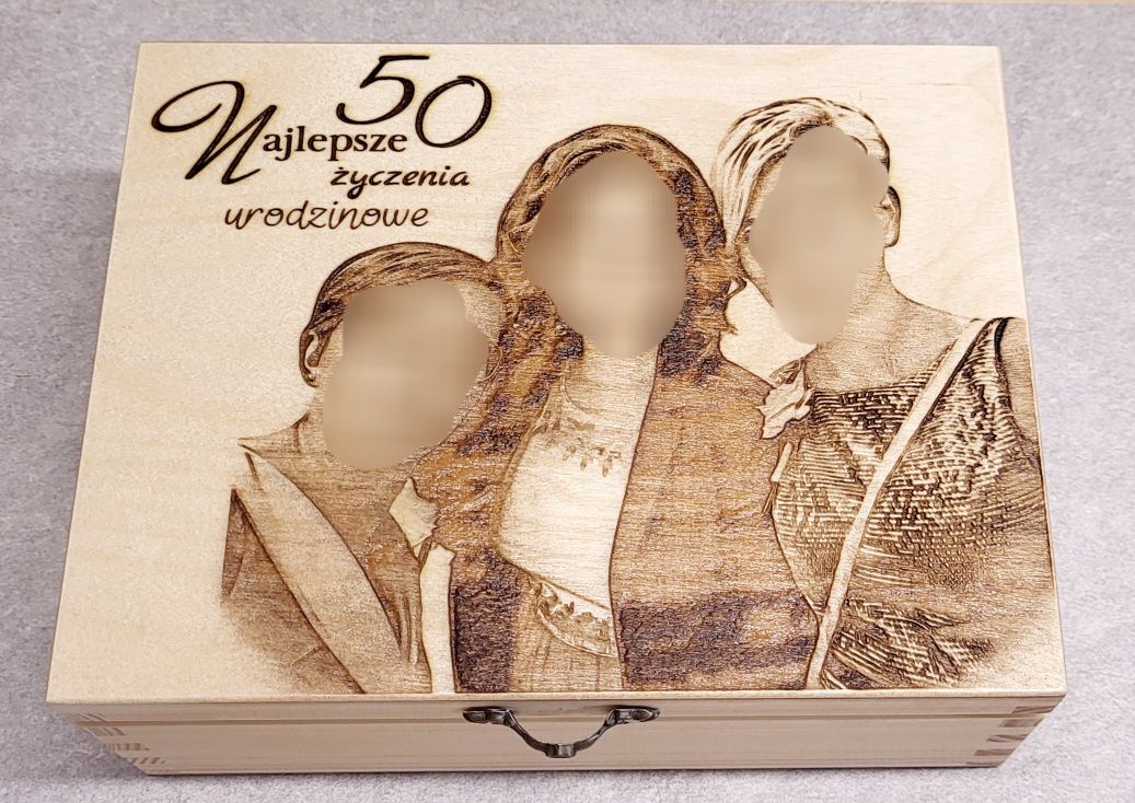 Szkatułka na 50 urodziny Grawer ze zdjecia Prezent dla siostry