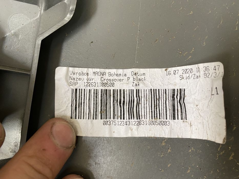 SKODA KAMIQ zderzak przód przedni BLACK