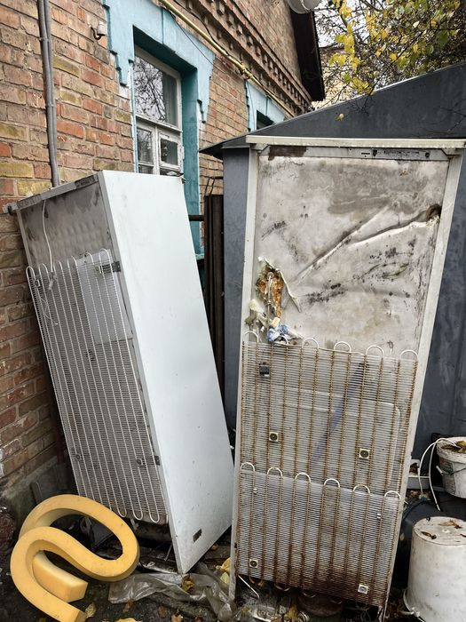 Віддам 4 холодильника безкоштовно