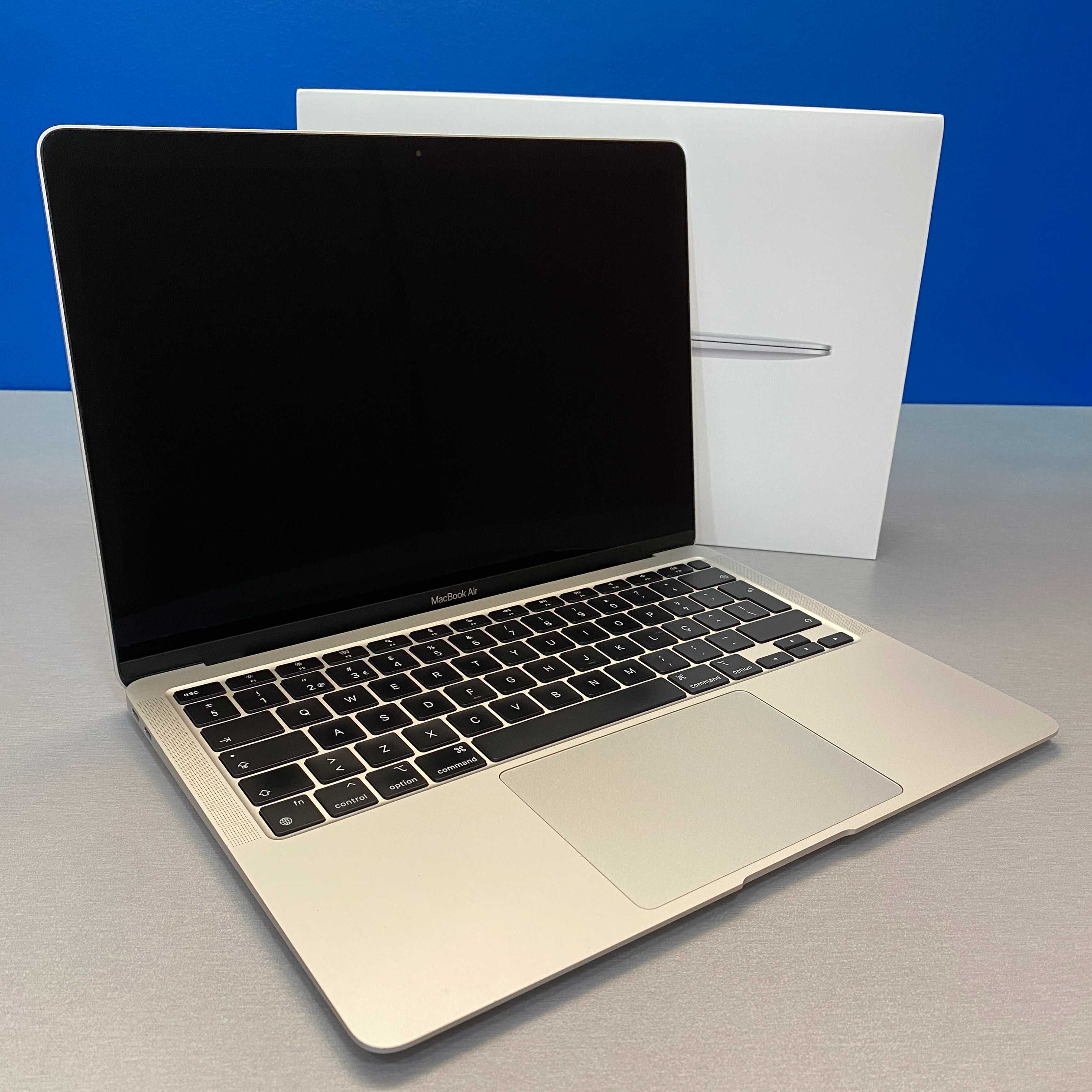 Apple MacBook Air 13" (2020) - M1 8-Cores/8GB/256GB SSD