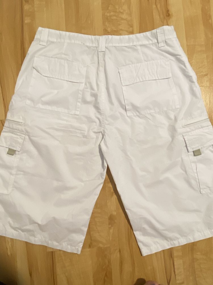 Engbers L białe chinosy krótkie spodnie do kolan pas 92 logowane