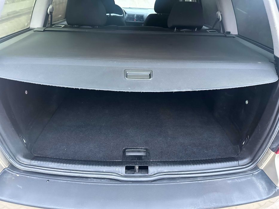 Фольксваген Гольф  1.6 АКПП