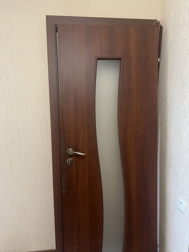 Міжкімнатні двері з коробкою та лиштва і замком