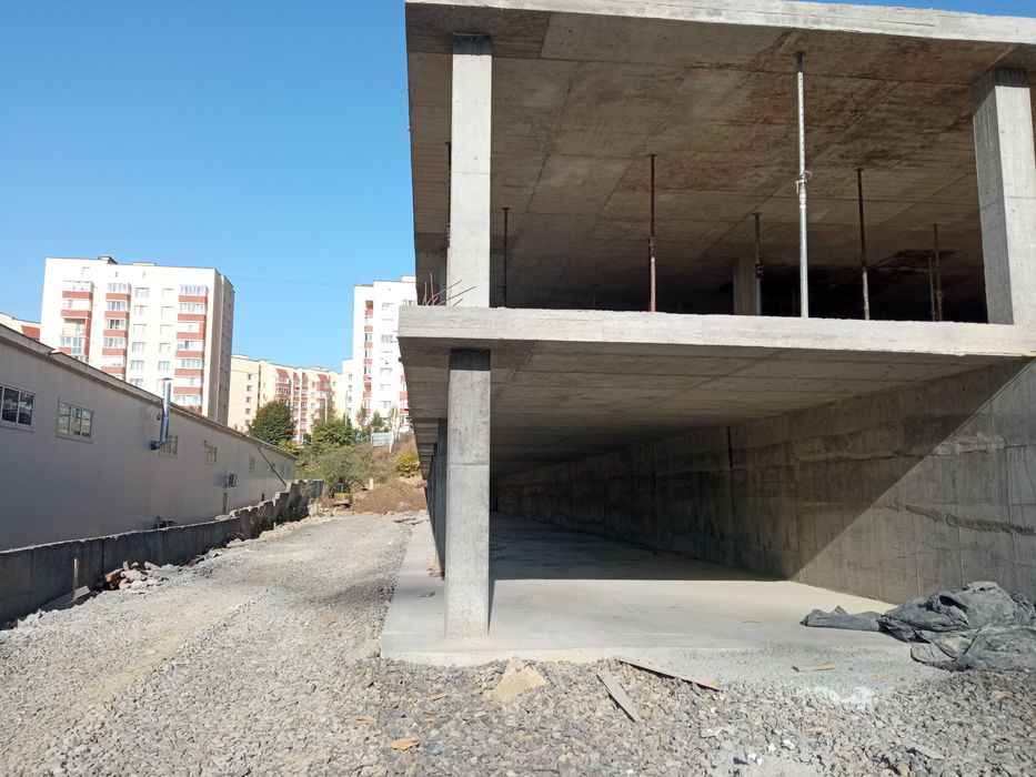 Монолітно-каркасне будівництво Залізобетонний колони та перекриття