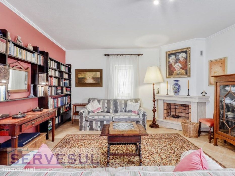 Bonita Casa de 4 quartos com piscina e estacionamento privado, loca...