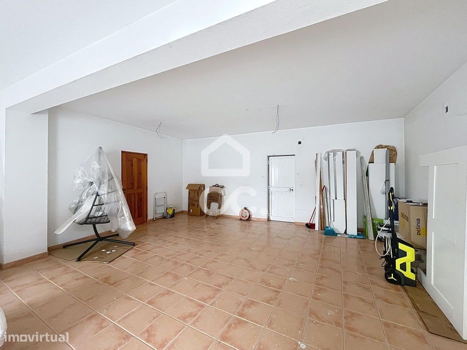Fração com potencial para habitação, Reguengo Grande, Lourinhã