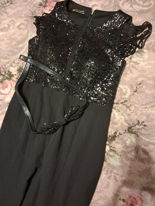 Długa czarna sukienka z cekinami,  sylwester,  andrzejki