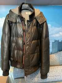 Кожаная куртка-пуховик Bally. 48-й размер, оригинал, сделано в Италии.
