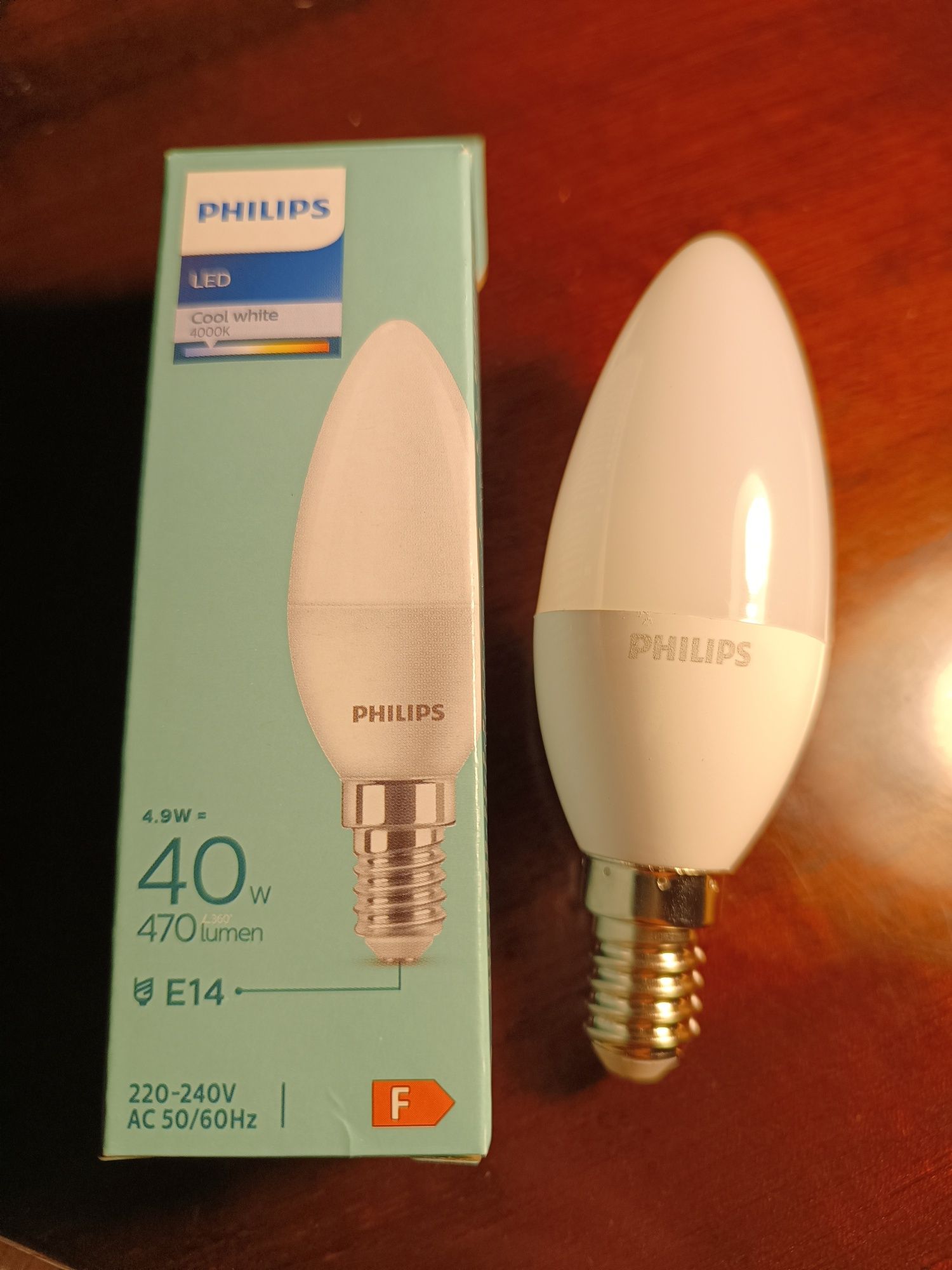 Светодиодные лампочки Fhilips E14 4.9W
