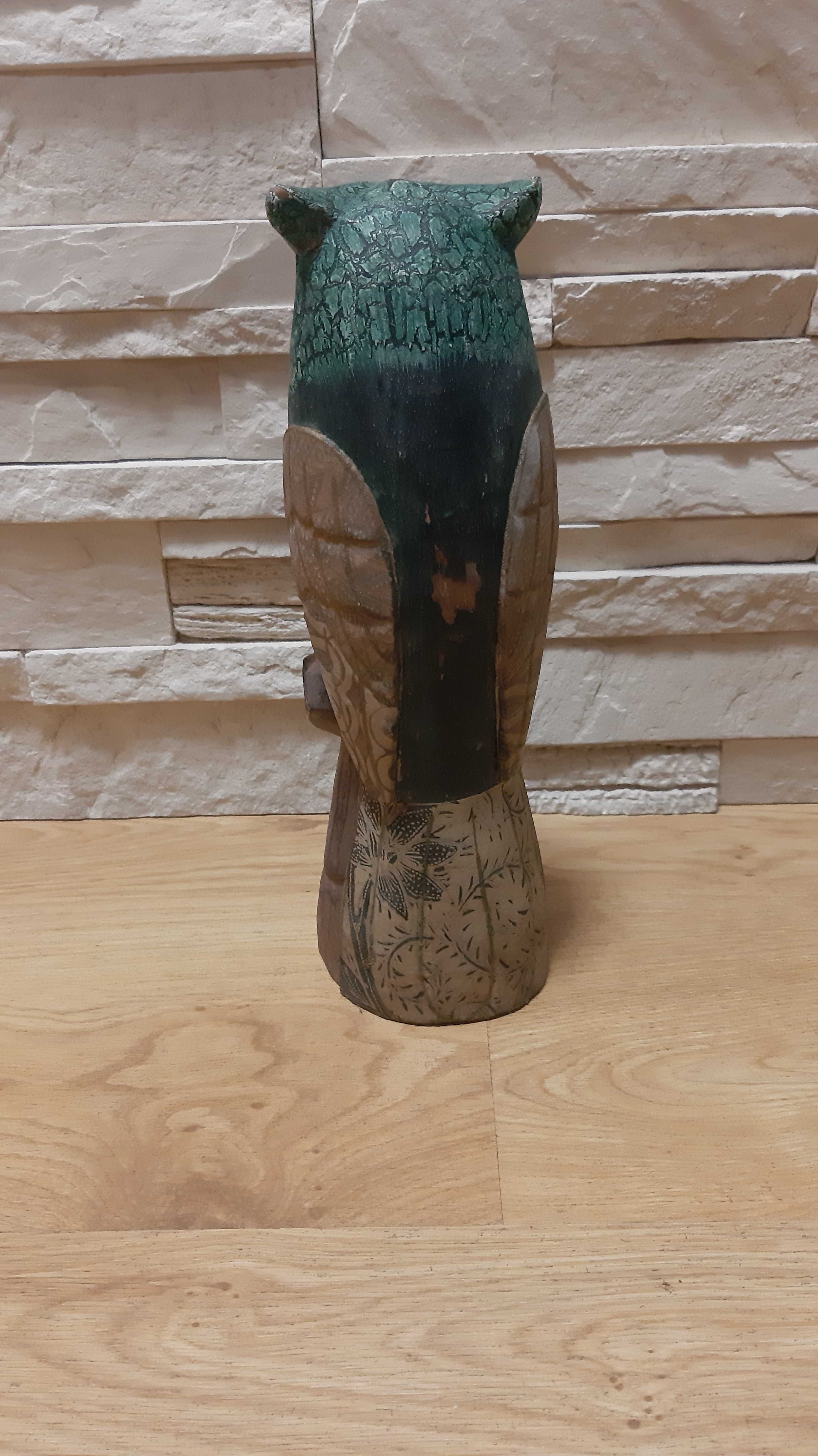 papuga figurka rzeźba w drewnie
