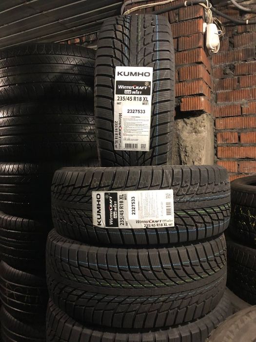 666 Новые зимние шины R18 235/45 Kumho