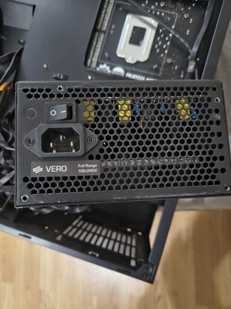 Zasilacz SilentiumPc Vero L2 600w Prawie nowy
