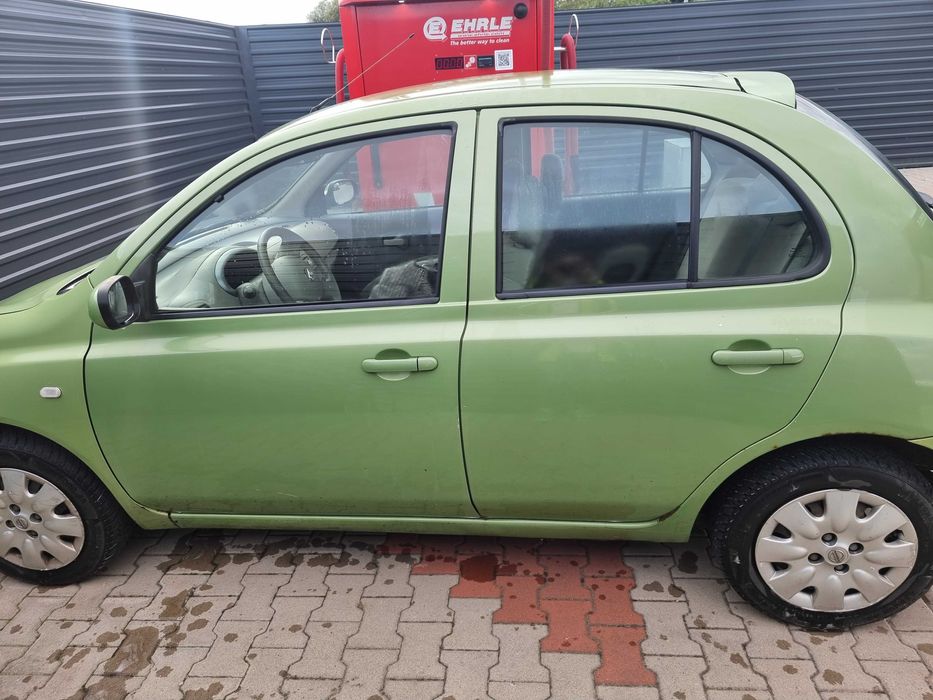 Nissan Micra ( Żaba)