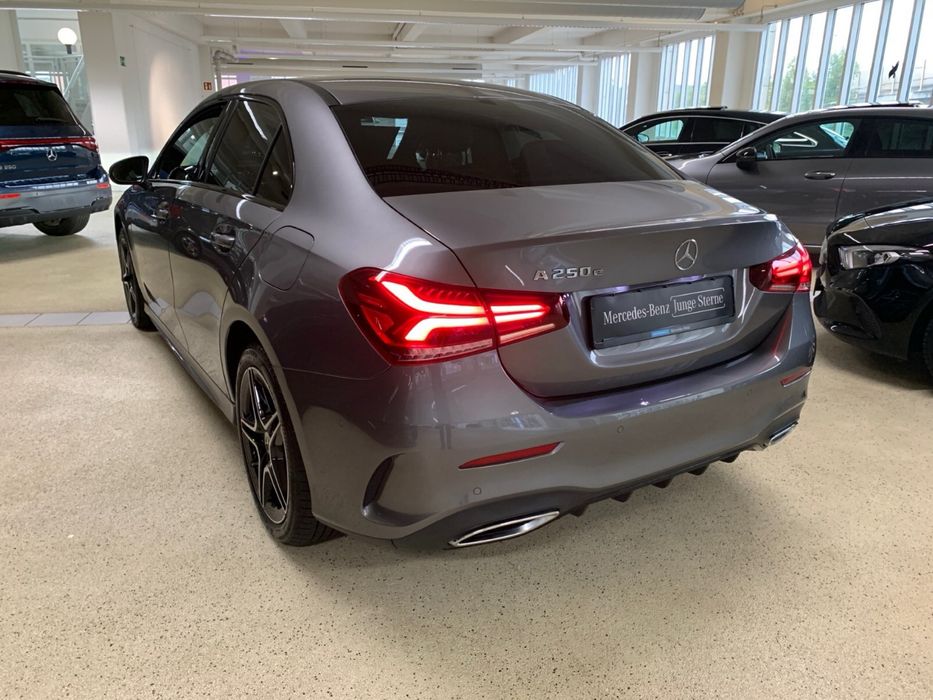 Mercedes-Benz A 250e Limousine AMG Line | Plug-in Hybrid | IVA dedutiv