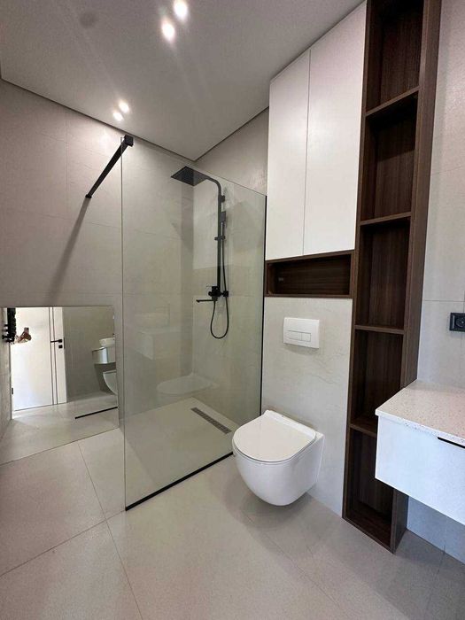 Шикарний Будинок в передмісті