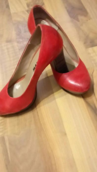 Buty damskie czerwone ze skóry roz. 38