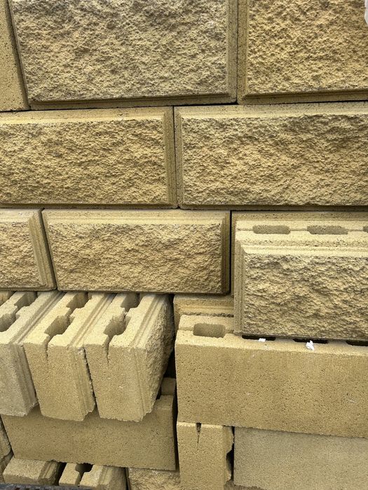 Блоки рвані для огорожі