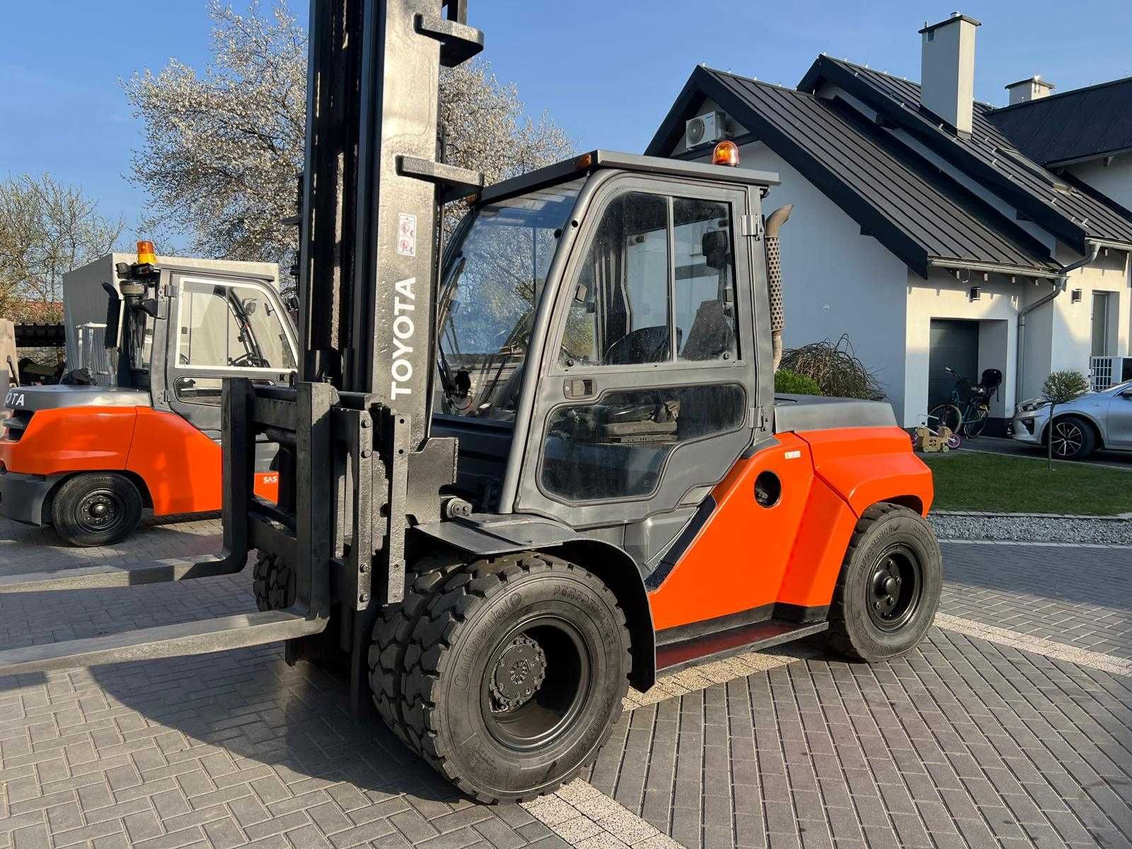 Wózek widłowy 40-8FD70N stan idealny