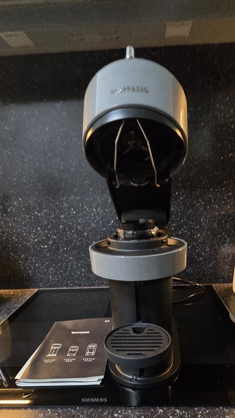 Máquina de cafe Nespresso como nova