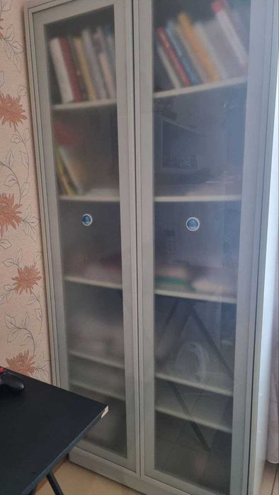 Продаю меблі -  дитячу кімнату (ліжко "чердак", шафа, 2 тумби, стіл).