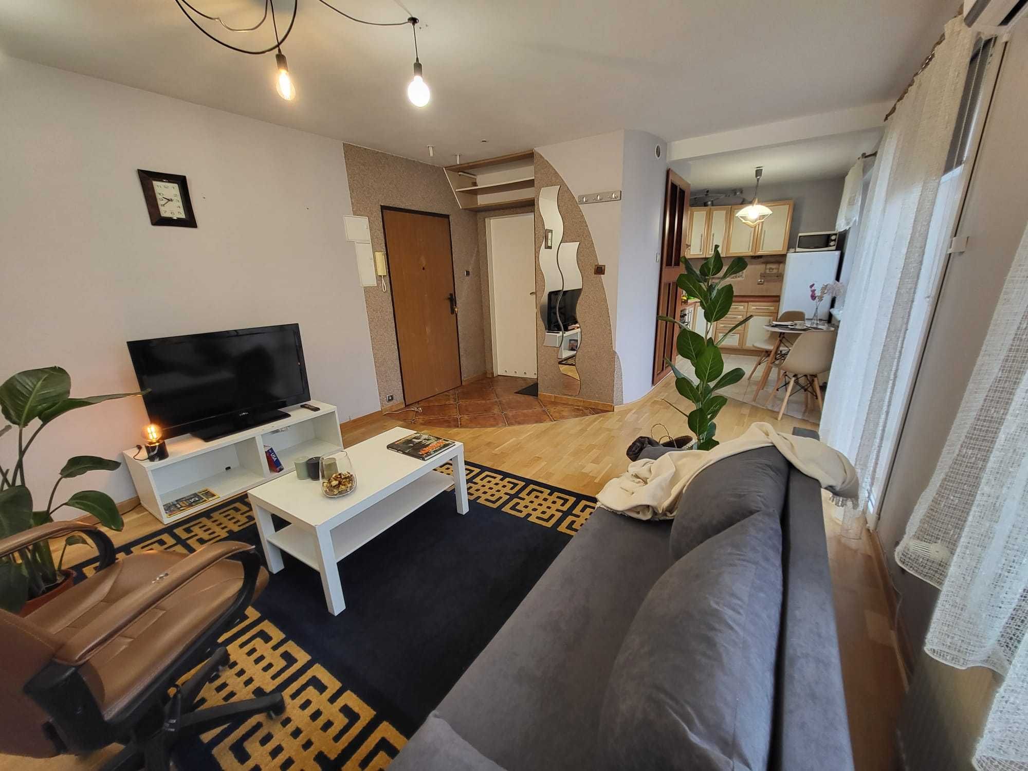 wynajmę mieszkanie 32m2 1pkł Śródmieście 1.600 zł klima, balkon, I p