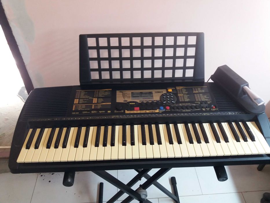 синтезатор YAMAHA PSR -225