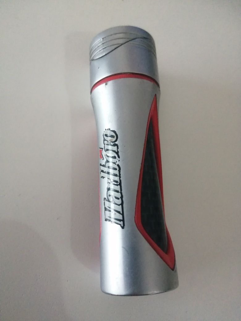 Vendo isqueiro Marlboro (portes incluídos)