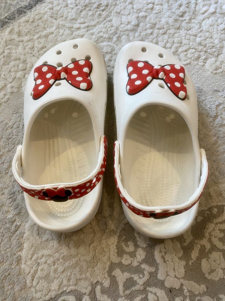 Crocs mini mouse