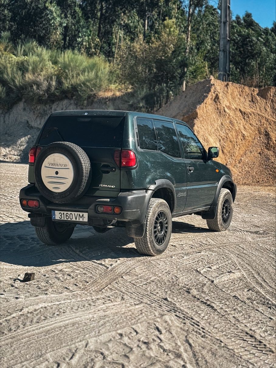Nissan Terrano van