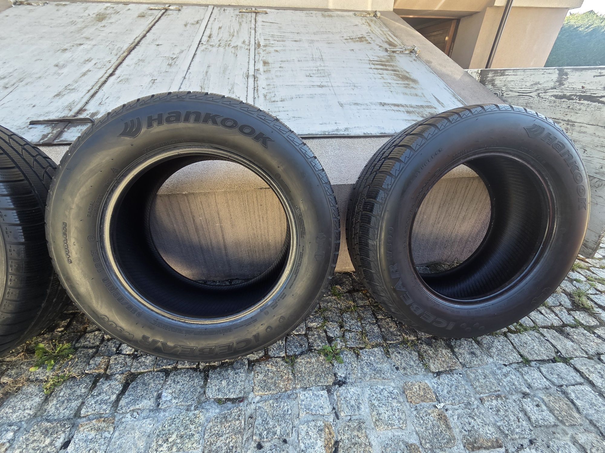 Opony zimowe Hankook 235/60/R 16