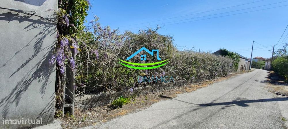 Terreno em Lavos c/ 43 m de frente e 671 m2