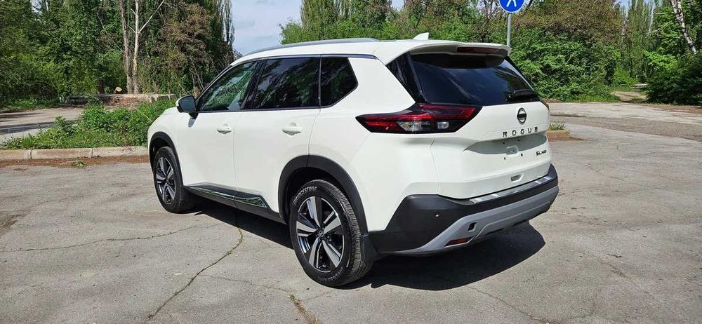 Nissan Rogue Т33 кузов 2.5 бензин  SL з НДС