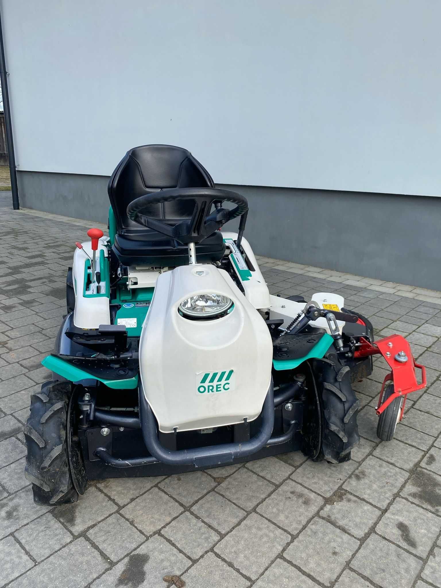 Podemonstracyjna karczownica traktorkowa OREC RMK 151. Koszenie farm
