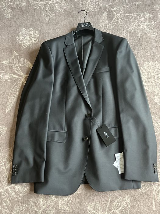 Garnitur męski Hugo Boss nowy