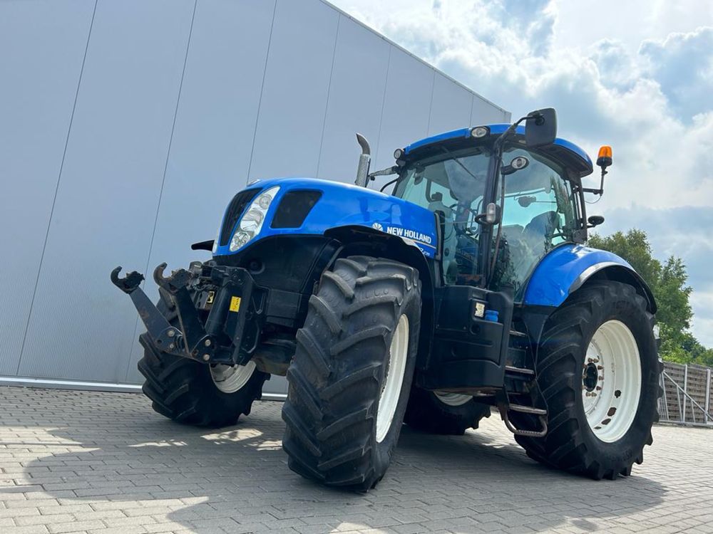 New Holland T7.235 stan Perfekcyjny Pneumatyka Pelzaki 50km/h