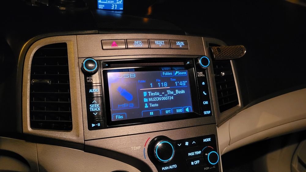 Магнитола Toyota VENZA 2014