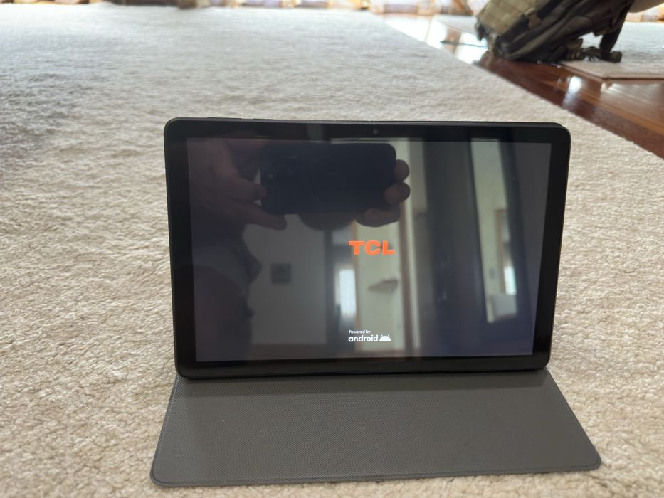 Tablet TCL novo com capa