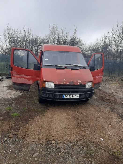 Форд транзит 2.0  бензин