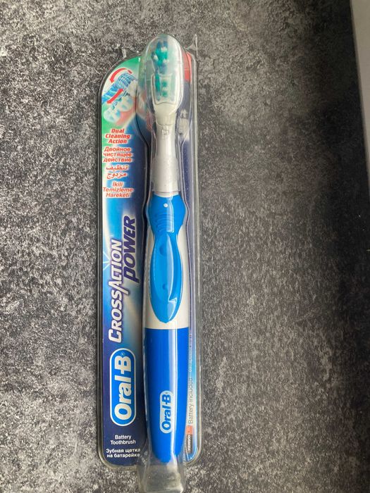 Nowa Szczoteczka Elektryczna Oral-B CrossAction Power