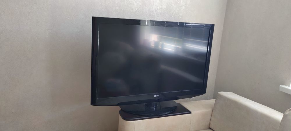 Телевізор LG 42"