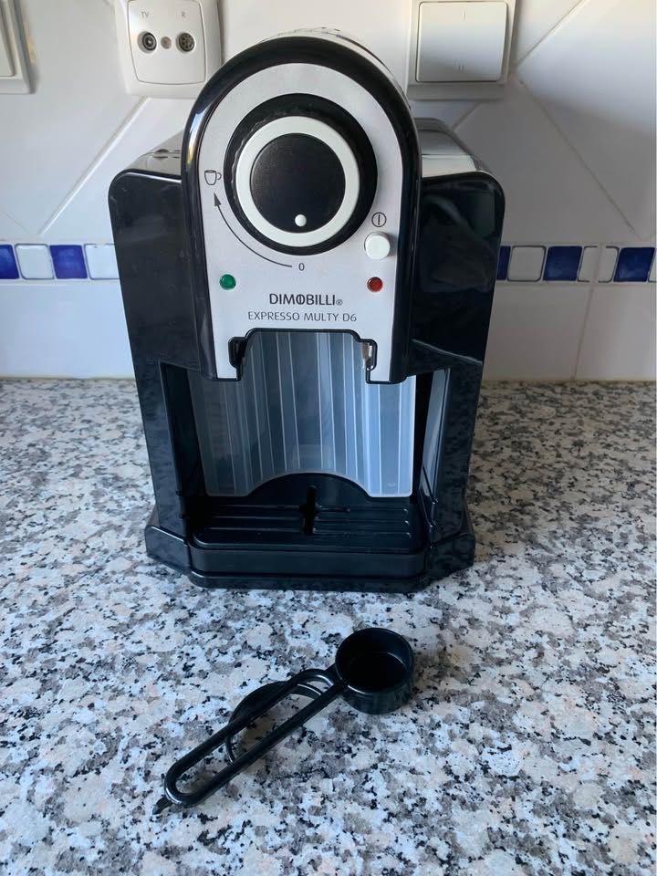 Máquina de Café Dimobilli D6 + manipulo Nespresso