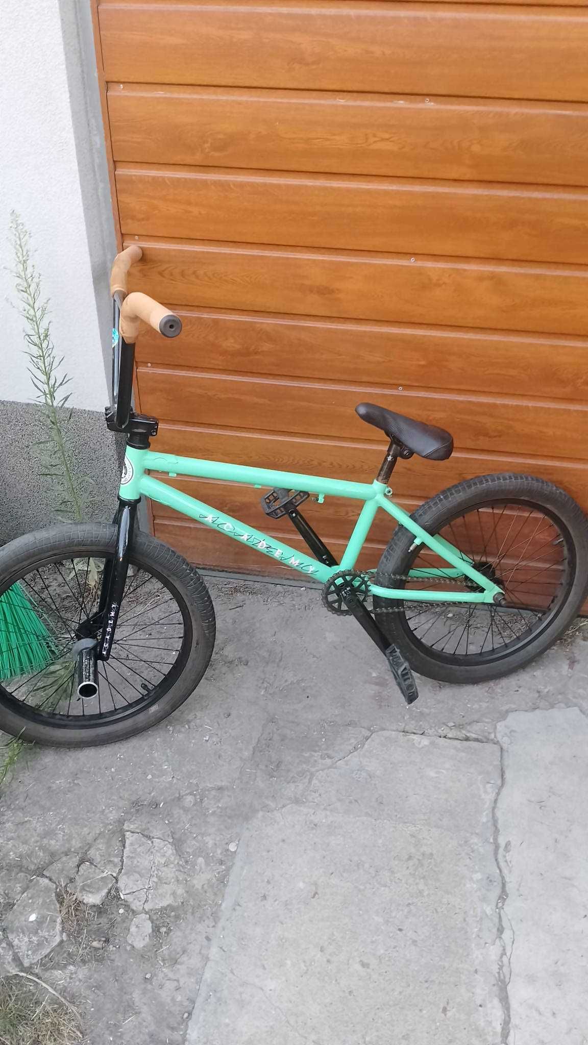 Rower BMX Academy (cały nowy napęd od salta za około 800)