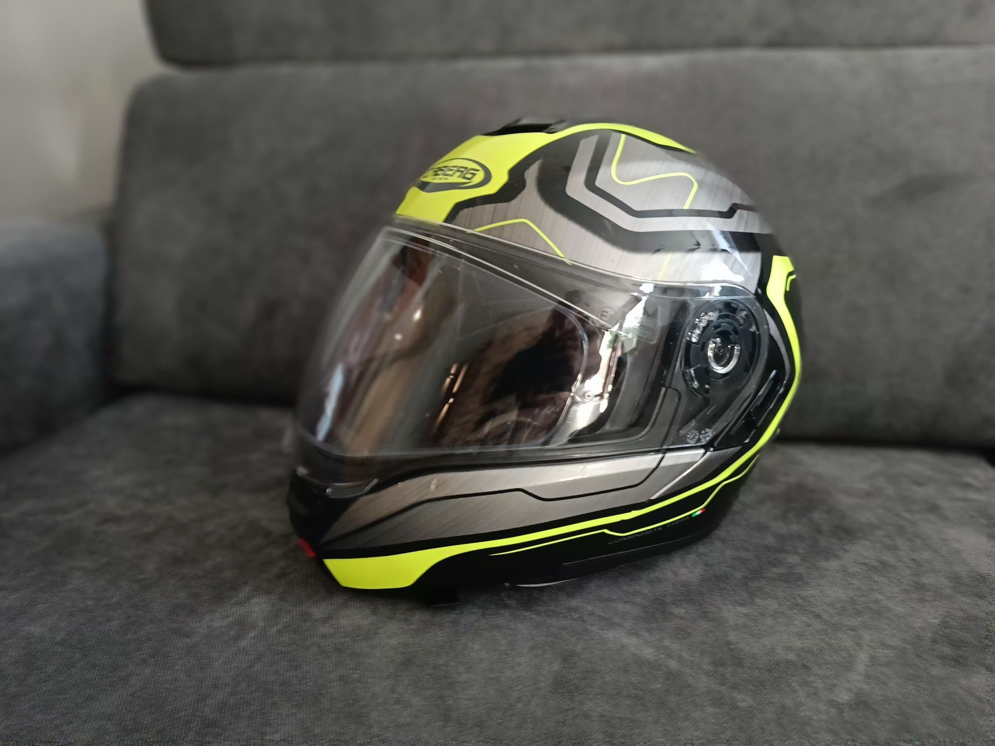 Kask Caberg Levo Flow rozm L 59-60cm