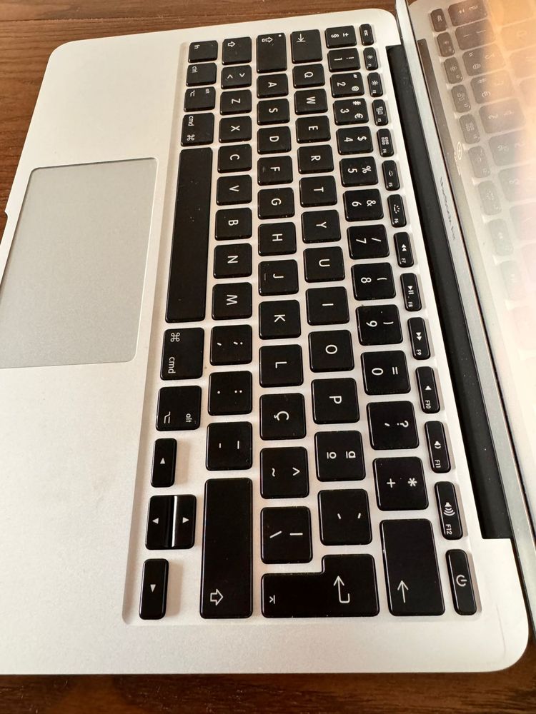 MacBook Air 11” (2015)