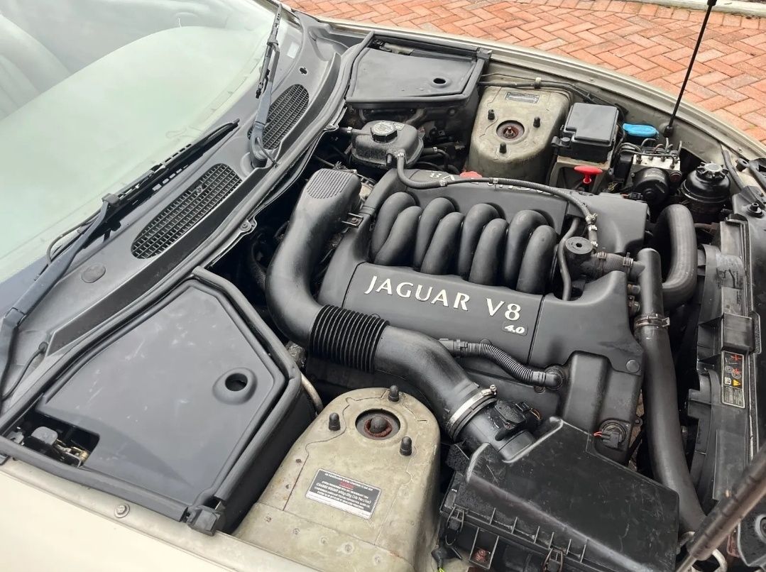 Jaguar XK8 coupe 4.0 2001 rok 107 tys mil anglik uszkodzony zamiana