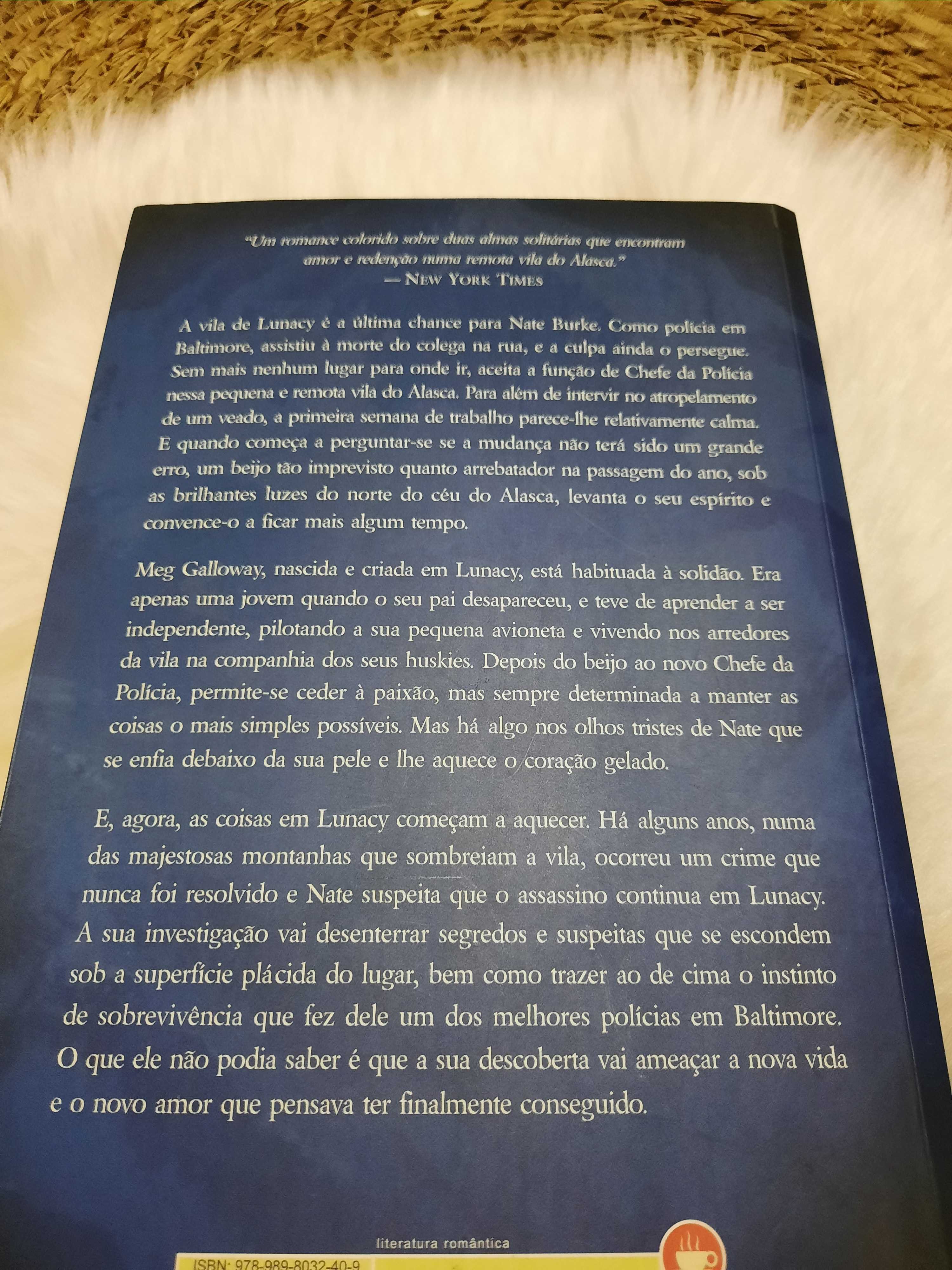 Livro "Luzes do Norte" Nora Roberts" portes incluídos